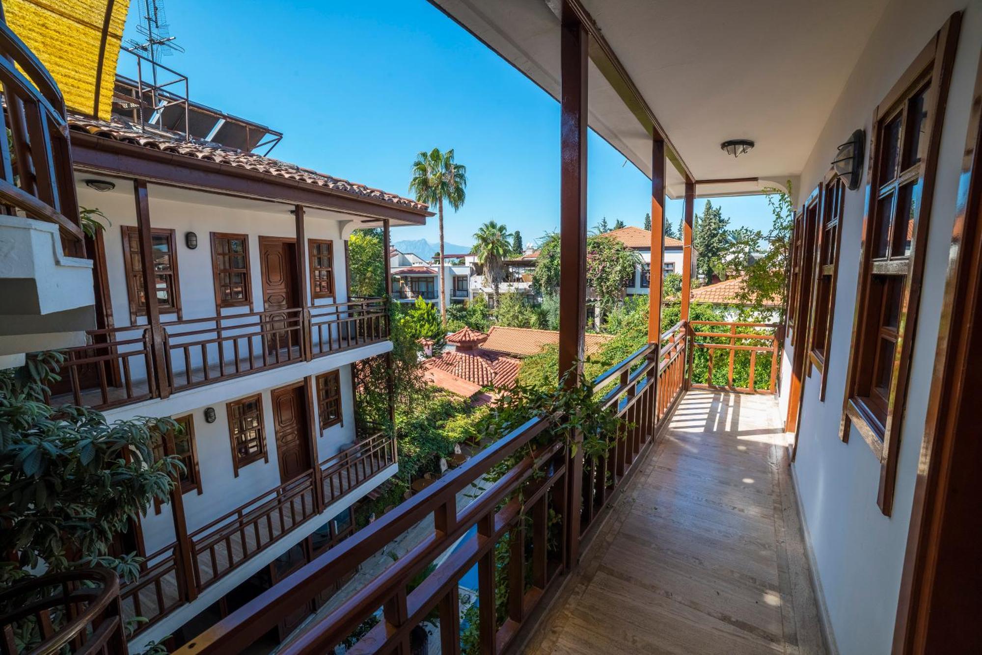 Hotel Karyatit Kaleici Antalya Exterior foto