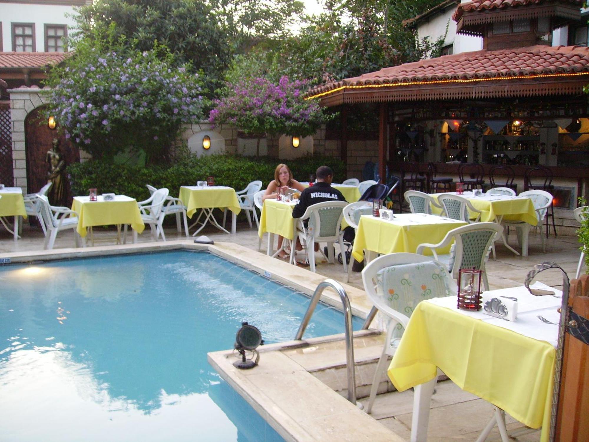 Hotel Karyatit Kaleici Antalya Exterior foto
