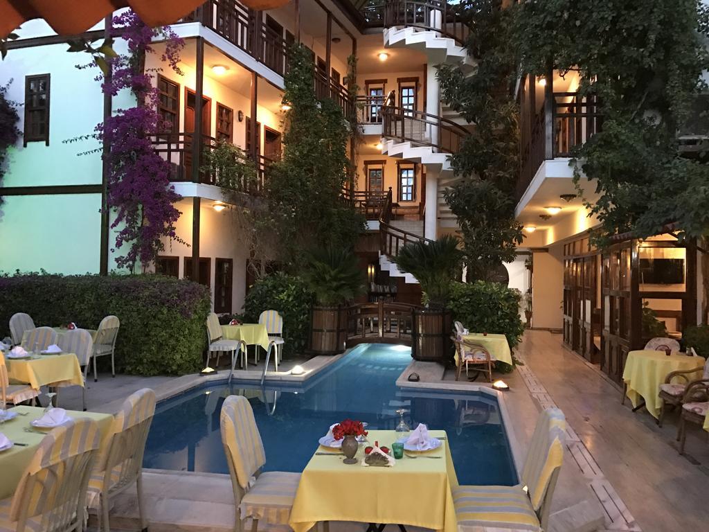Hotel Karyatit Kaleici Antalya Exterior foto